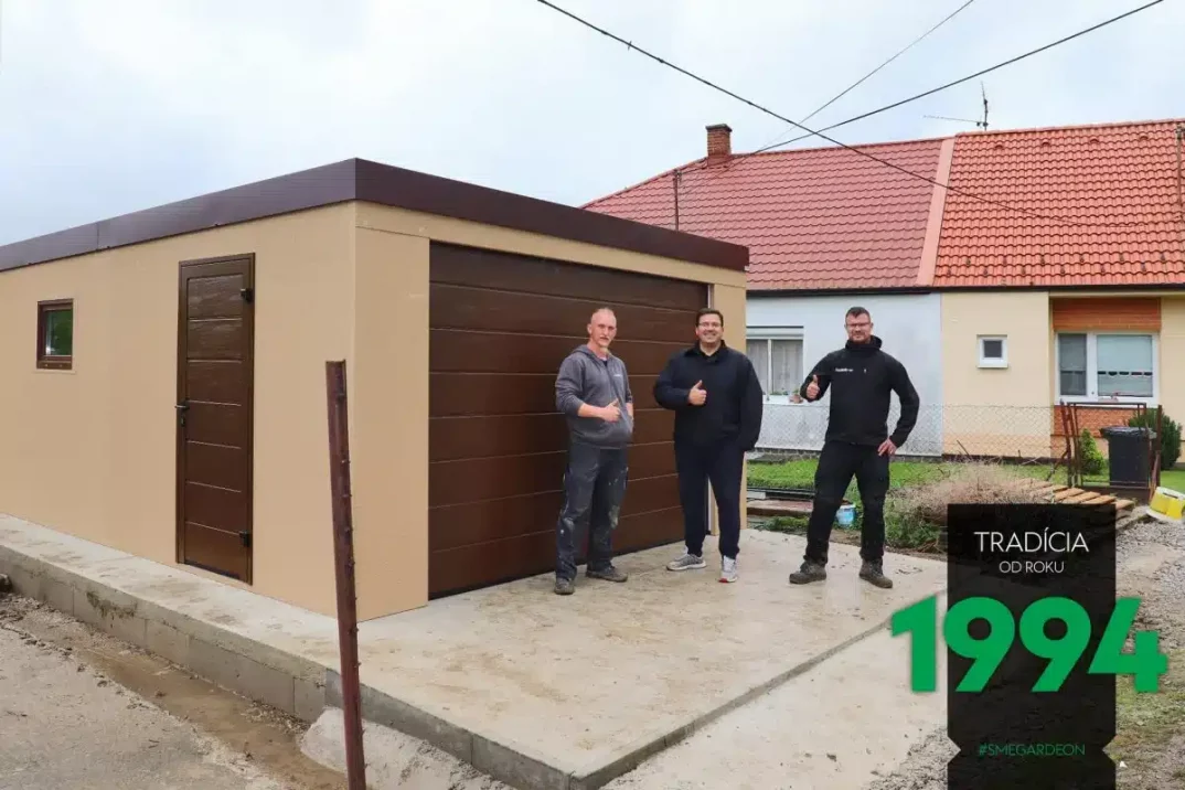 Dvojgaráž a řadová garáž pro tři auta