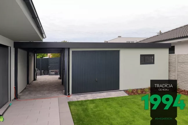 Neizolovaná garážová vrata u okénka