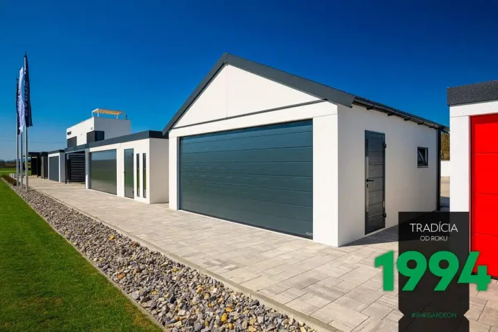 Garáž pro dvě auta se sedlovou střechou