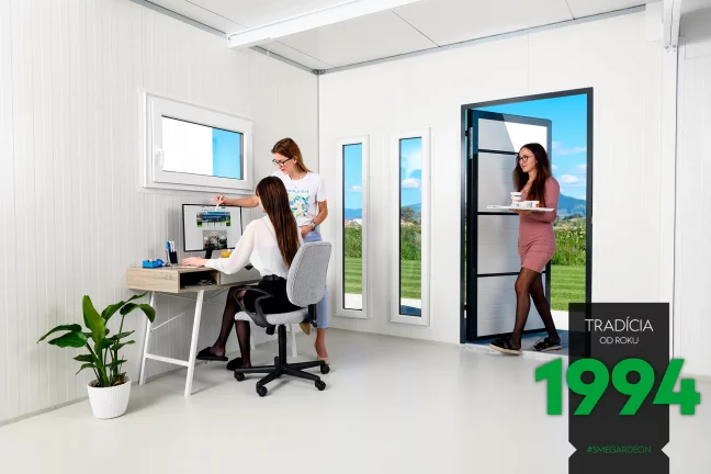 Občerstvení v kanceláří v zahradním domku