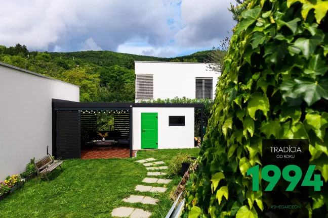 Zahradní domek s pergolou a posezením