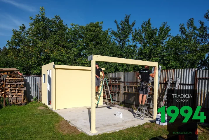 Montáž sloupů přístřešku