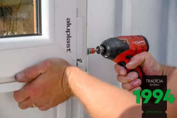 Detail na vrtání okna