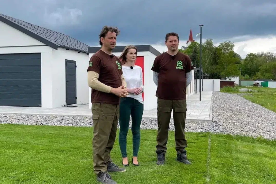 Během natáčení Nové Zahrady v showroomu v Gardeonu