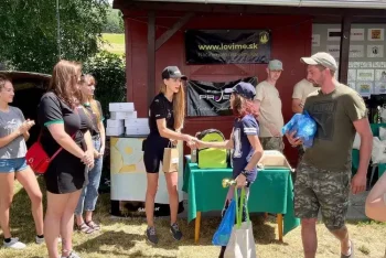 Předávání ceny týmu na akcií