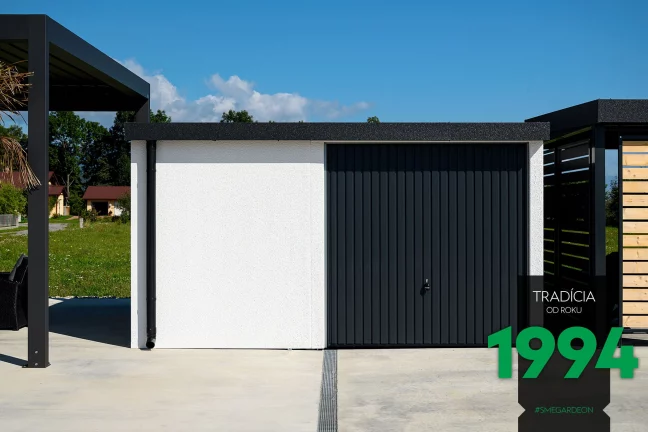 Garáž na náradí v showroome