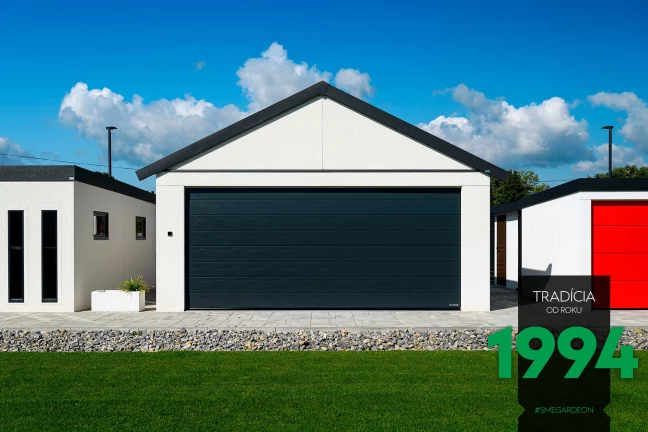 Garáž se špičatou střechou v showroome
