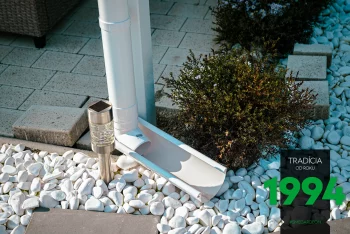 Okapová trouba na terase.