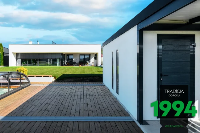 Zahradní domek na zahradě