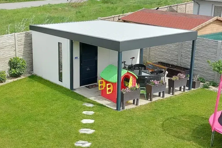 Záhradní domek s posezením