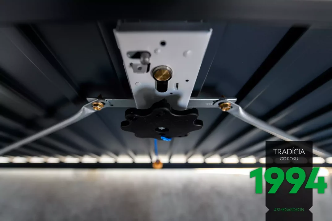 Detail na výklopní vrata