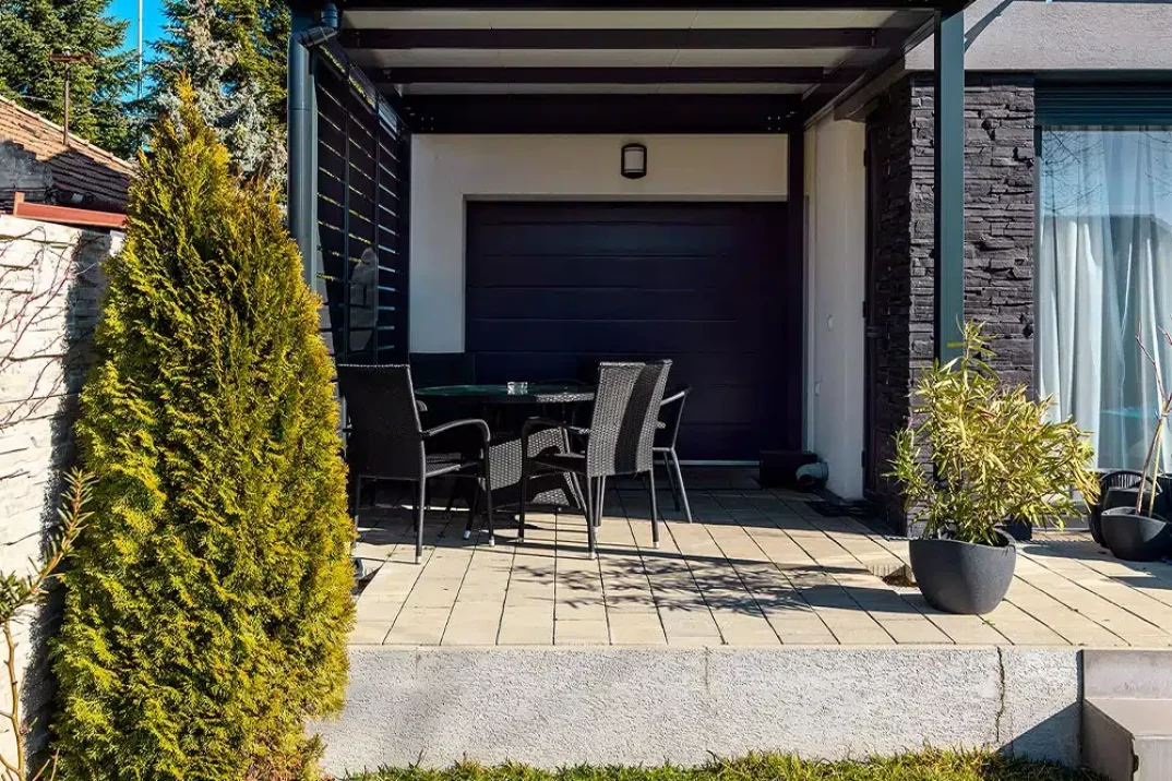 Pergola s posezením