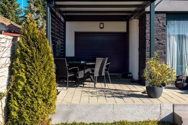 Pergola s posezením