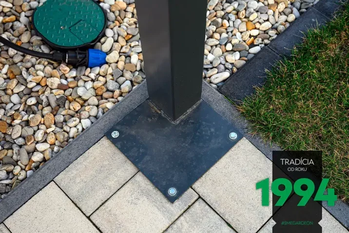 Detail na kotvíci pantoflí