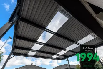 Polykarbonátová střecha