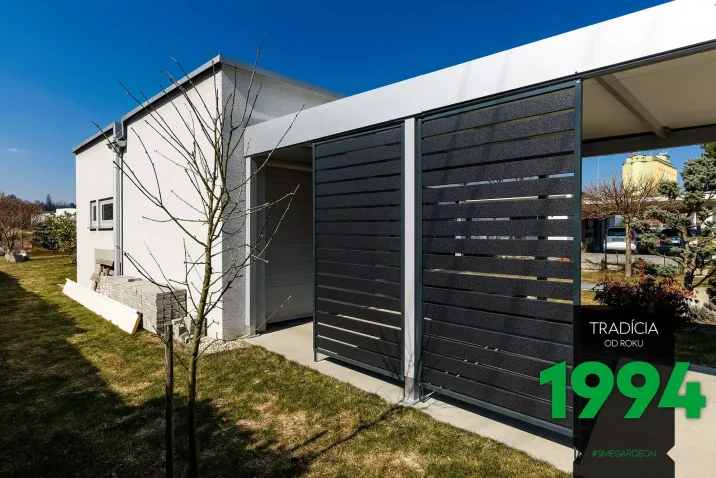 Detail na kovové výplně