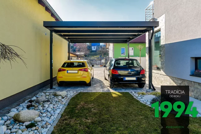Přístřešek pro dvě auta zezadu