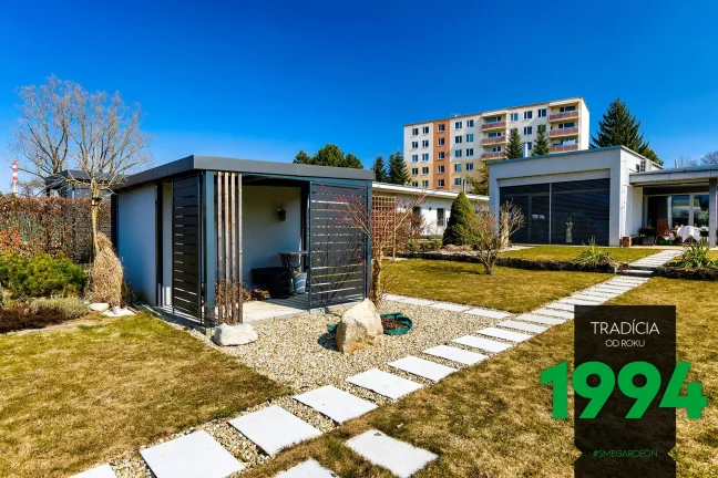 Zahradní domek výplněmi