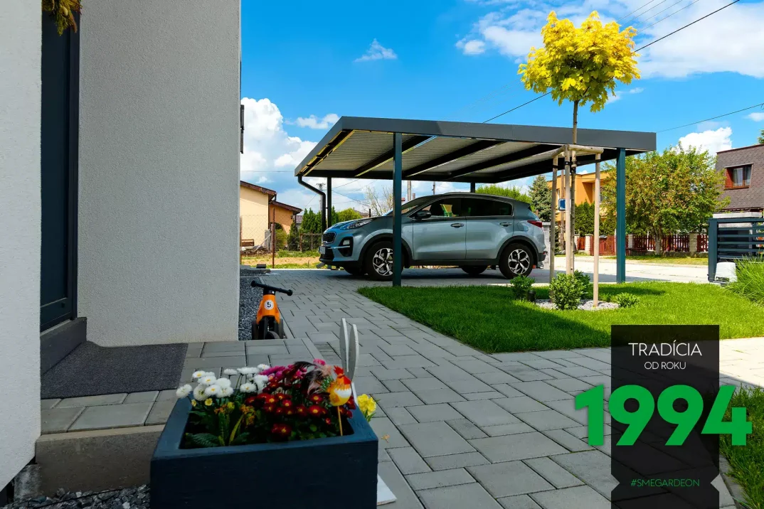 Přístřešek na zahradě