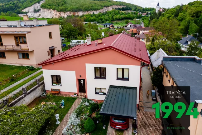 Přístřešek pro jedno auto