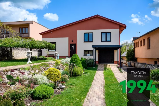 Přístřešek GARDEON u domu