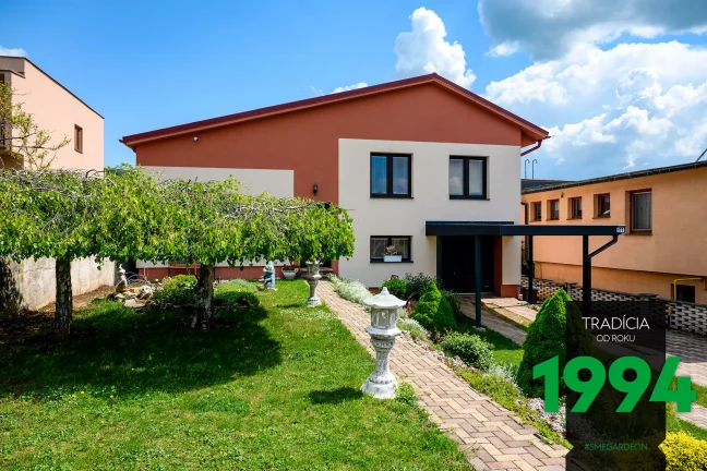 Přístřešek pod zahradou