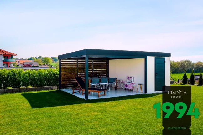 Výplně na zadní straně přístřešku