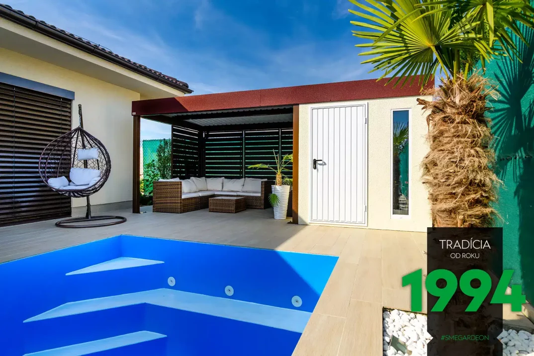 Domeček s přístřeškem a posezením