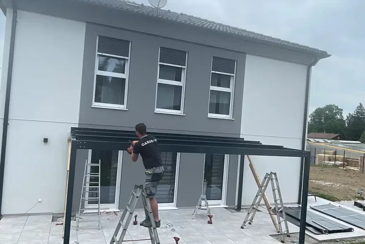 Montáž prístrešku