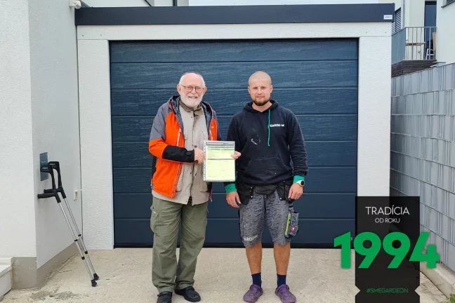 Zákazník s montážnikem