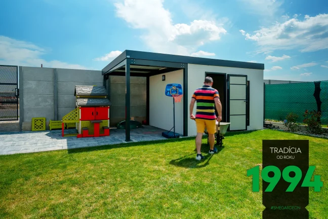 Pán s kolečkem jde do domečku