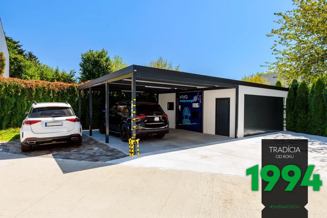 Atypická garáž s přístřeškem