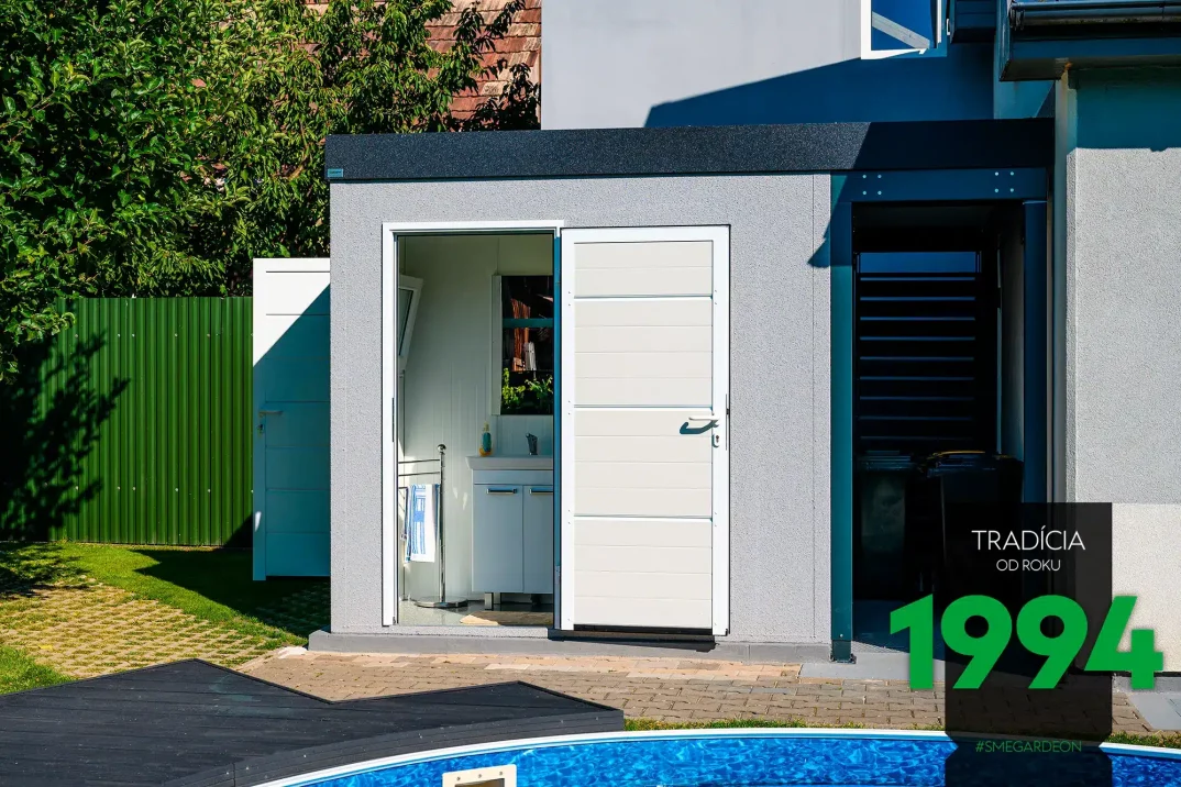 Otevřené dveře na domečku