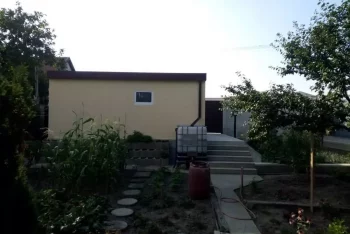 Garáž na záhradě