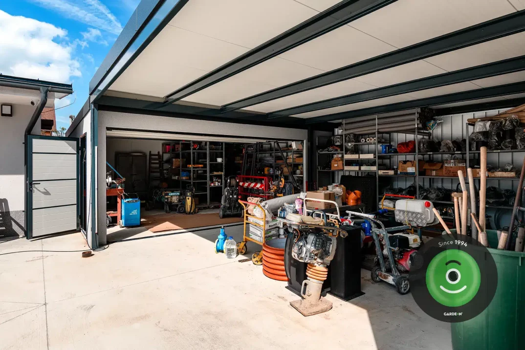 Úložný prostor pod přístřeškem