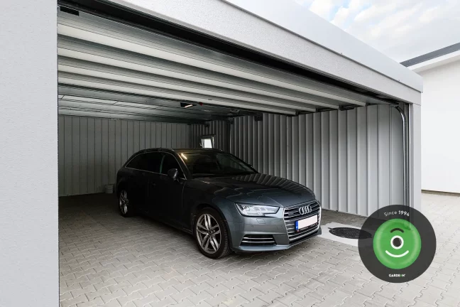 Auto v neizolovaný garáži