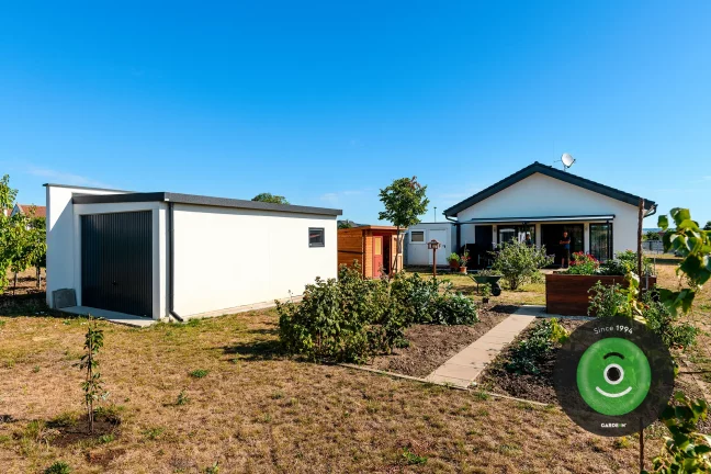 Garáž na záhradě