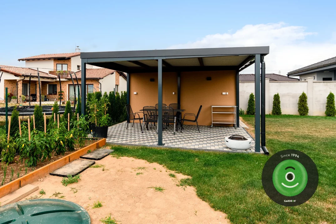 Posezení pod pergolí