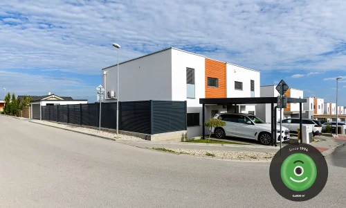 Přístřešek pro jedno auto