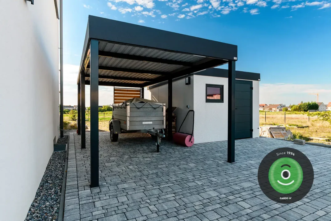 Vozík pod přístřeškem