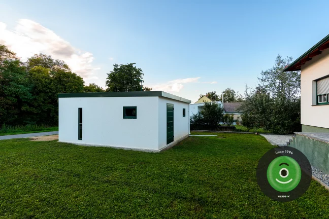 Garáž GARDEON na zahradě zboku