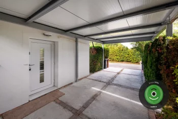 Přístřešek gardeon zateplená střecha vedle domu