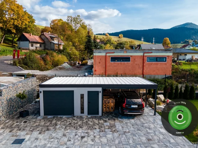 Montovaná garáž GARDEON se značkovými vraty Hörmann