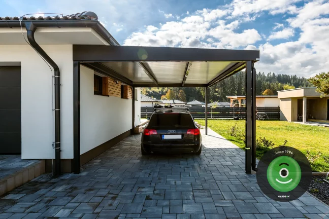 Ocelový přístřešek pro auto