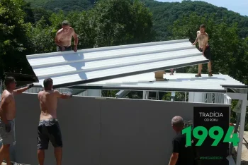 Montáž střechy na domčeku Thermopanel