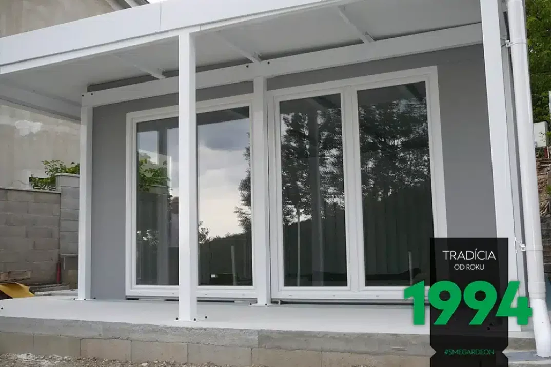 Víkendová chatka s francouzským oknem