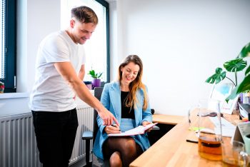 Kancelář marketing počas práce