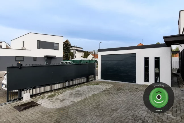 Montovaná garáž GARDEON se značkovými vraty Hörmann