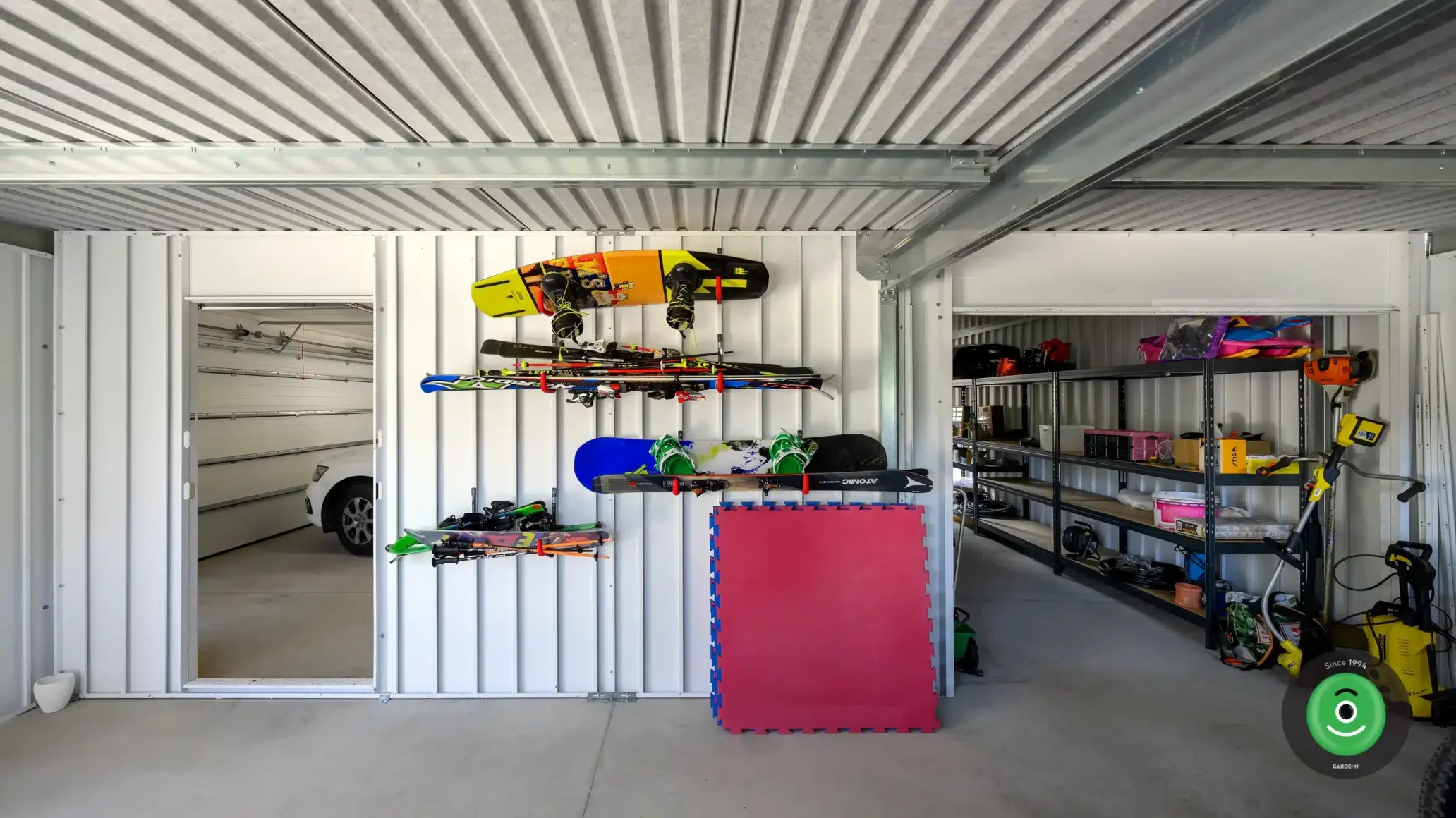 GARDEON dvojgaráž, zahradní domek a přístřešek antracit interiér 1