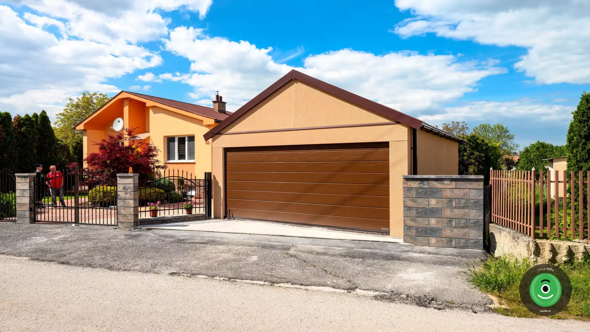 GARDEON garáž pro dvě auta sedlová střecha